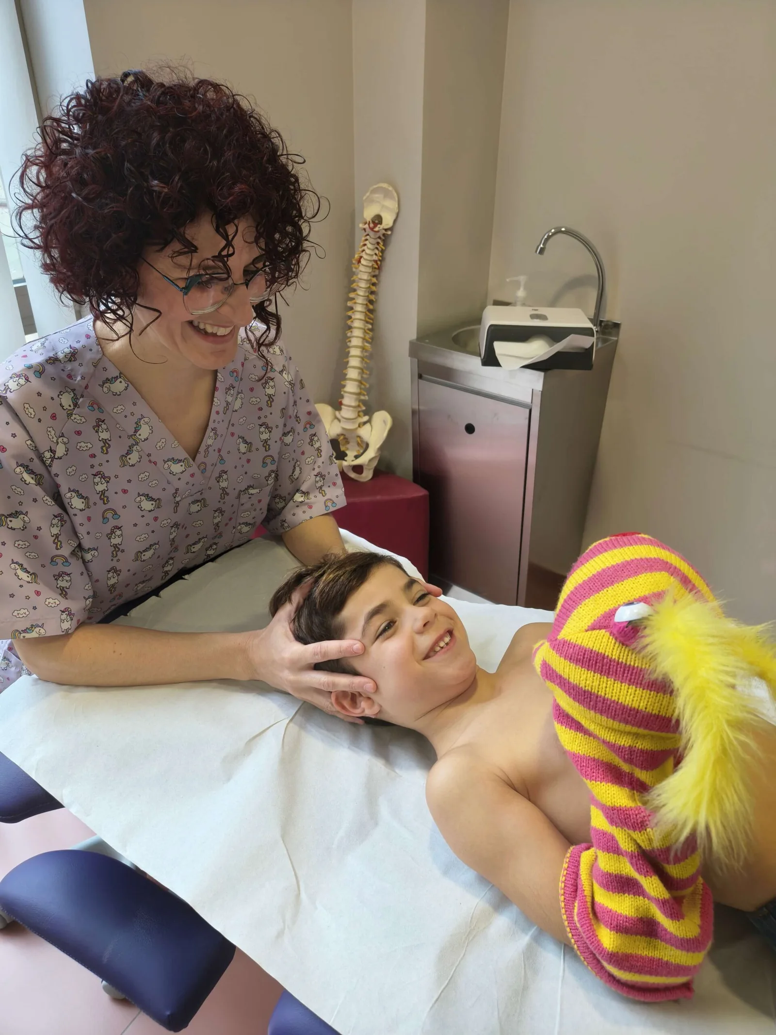 Gloria Navas durante una sesión de osteopatía