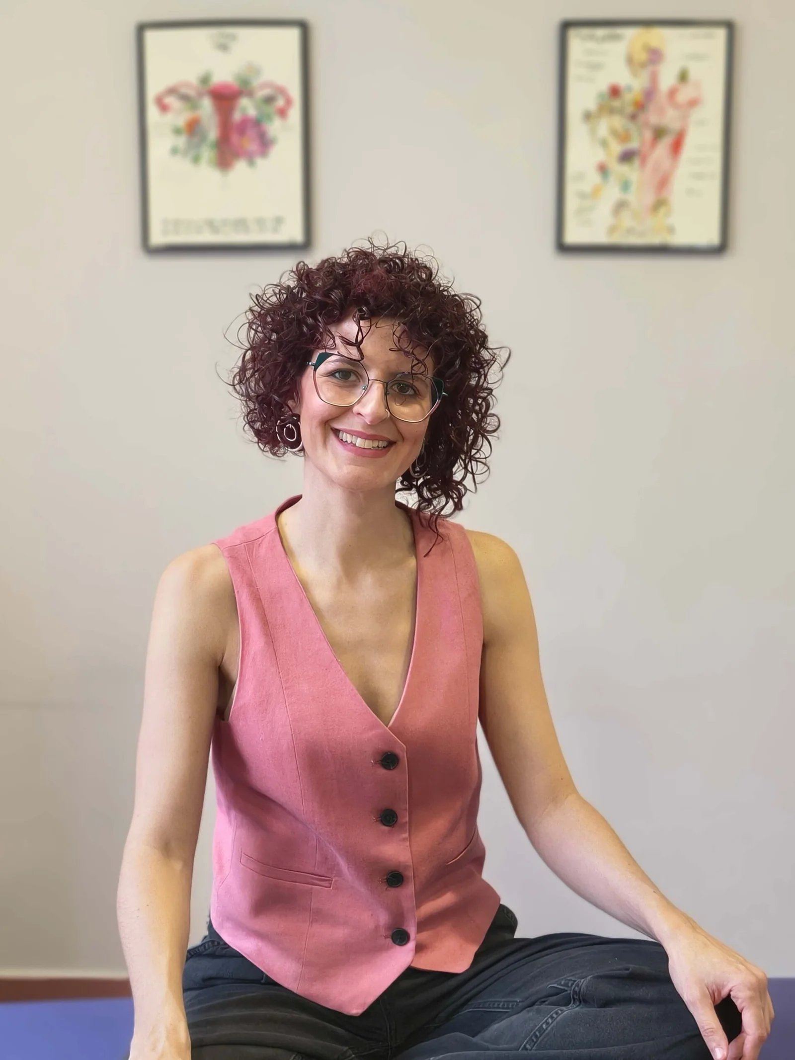 Gloria Navas en su consulta de fisioterapia y osteopatía